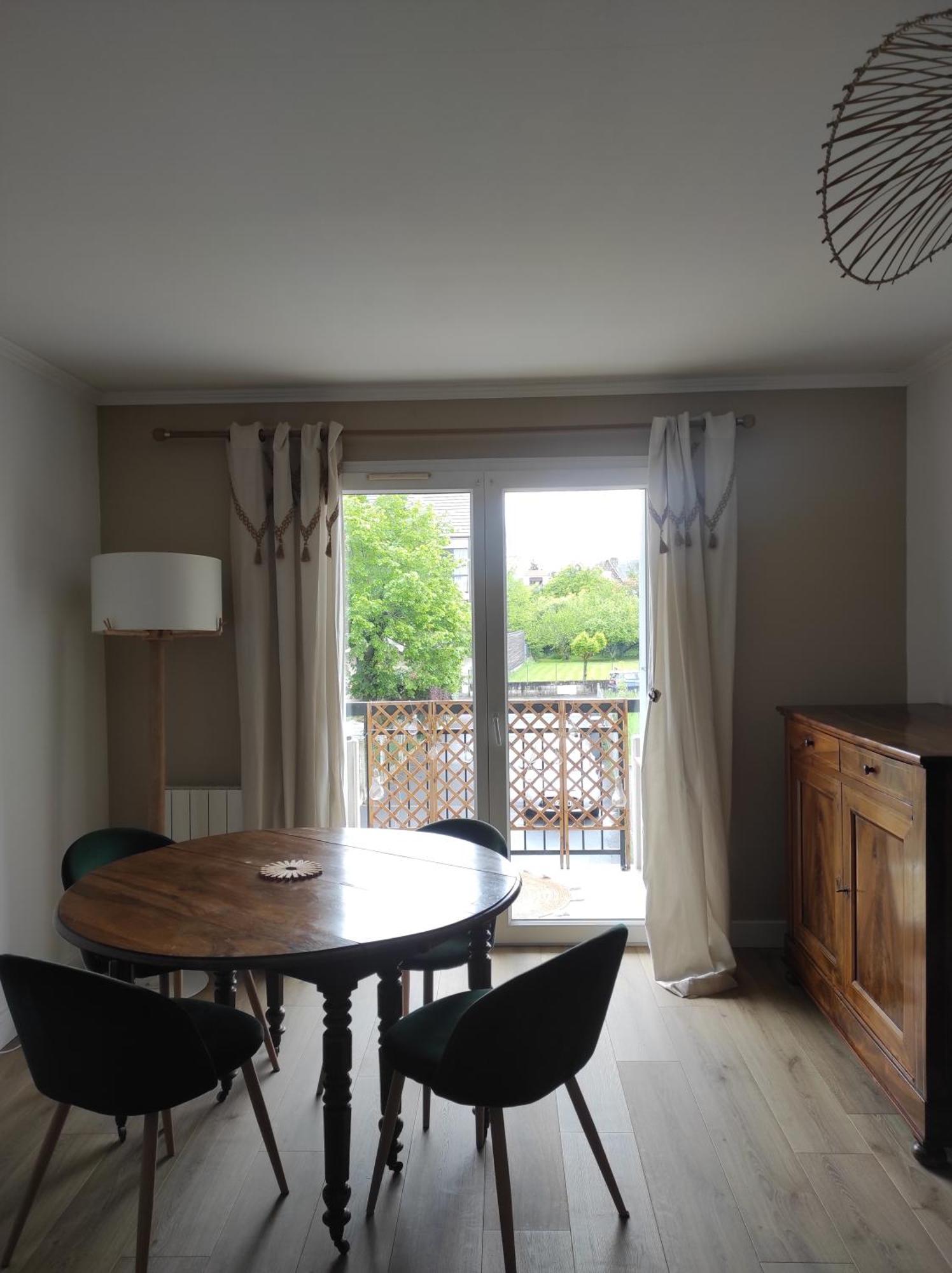 Calme, Proche Hopital, Centre Appartement